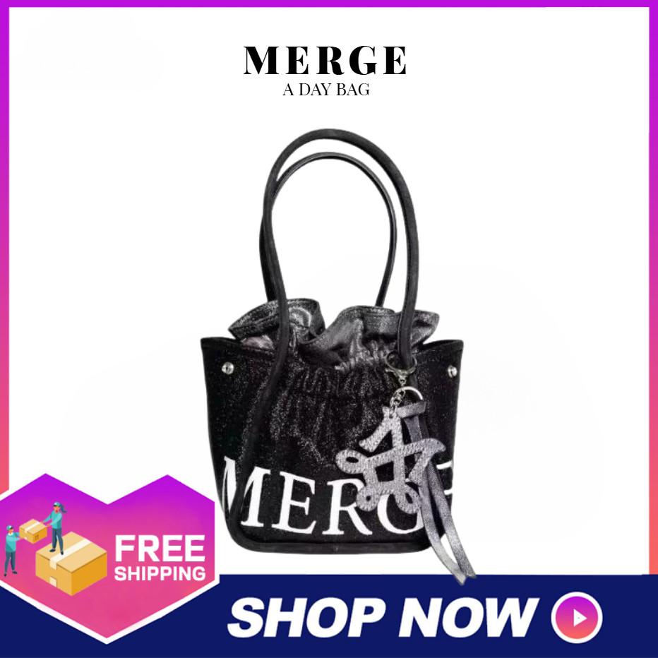 【สินค้าพร้อมส่ง】ของแท้100% Merge A Day Bag Mini Black Glitter กระเป๋าถือ กระเป๋า