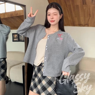 Glassy Sky💖พร้อมส่ง💖เสื้อไหมพรมคาดิแกรน กระดุมหัวใจ น่ารัก ดีเทลปักลายโบว สวมใส่สบาย (Z043)