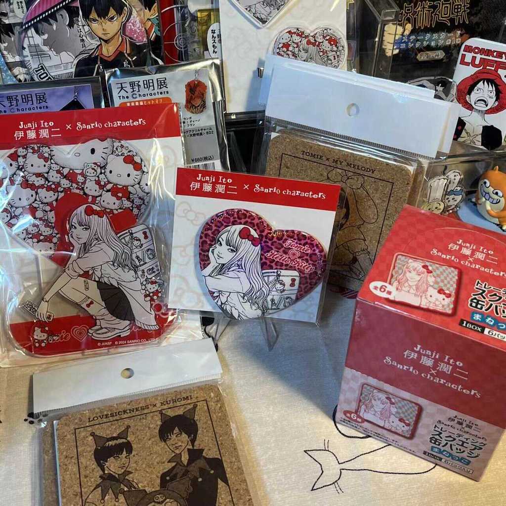 ใหม่ Kawagami Tomie x Sanrio Kai Co-Branded Bar Junji Ito High-Appearance Peripheral Stand ins Fengg