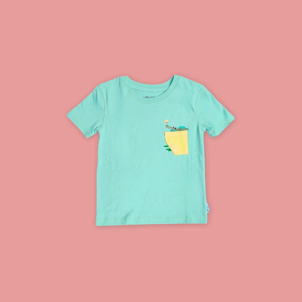 Panda And Friends Gharial on Pocket Kids เสื้อยืด