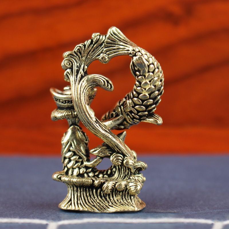 ราศีมีนทองเหลืองเล่นสมบัติ Yuyue Longmen เครื่องประดับตกแต่งเดสก์ท็อป