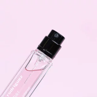 Narciso Rodriguez For Her EDP Intense 10ml น้ำหอมสำหรับผู้หญิง นาร์ซิโซ โรดริเกวซ ปฐมบทใหม่ของความหอมที่เข้มข้น ดึงด...