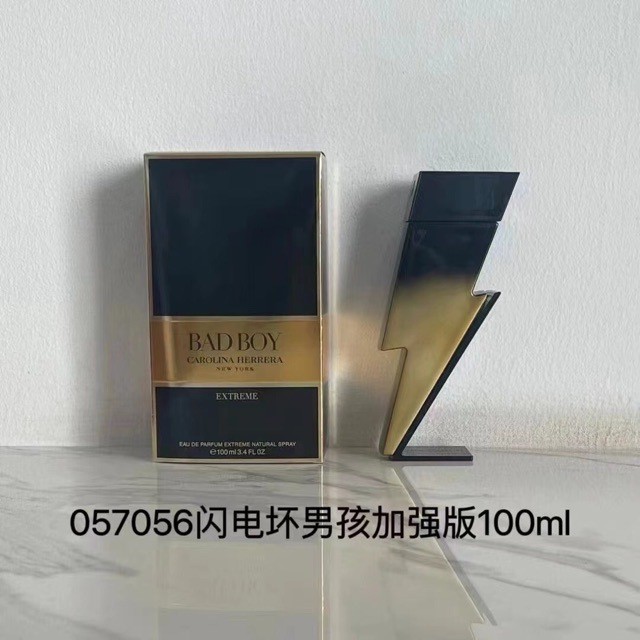 น้ําหอม Lightning Bad Boy Essence Bad Boy ไฟไฟฟ้า สีดํา Bad Boy