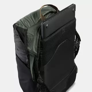 Decathlon Waterproof Foldable Backpack 25L - Travel เป้สะพายหลังกันละอองน้ำแบบพับได้ขนาด 25 ลิตรรุ่น Travel - Green
