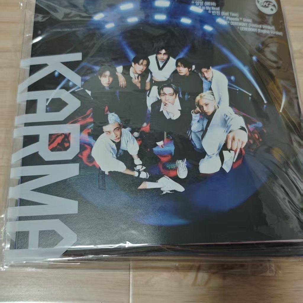 สินค้าของแท้StrayKidsรุ่นKARMAลิมิเต็ดอิดิชั่นมีในสต็อก