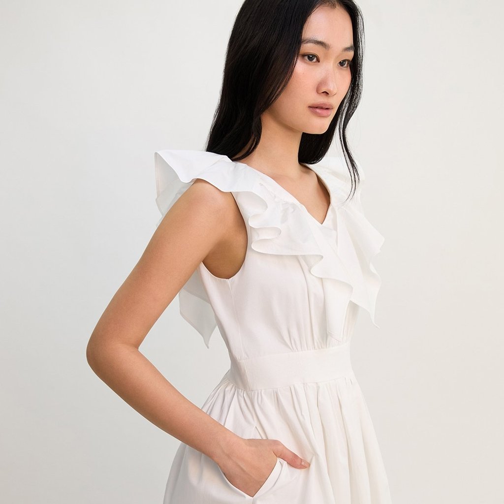 [Pomelo] เดรสยาวแต่งดีเทลแต่งระบาย / Midi Dress with Ruffle Detail