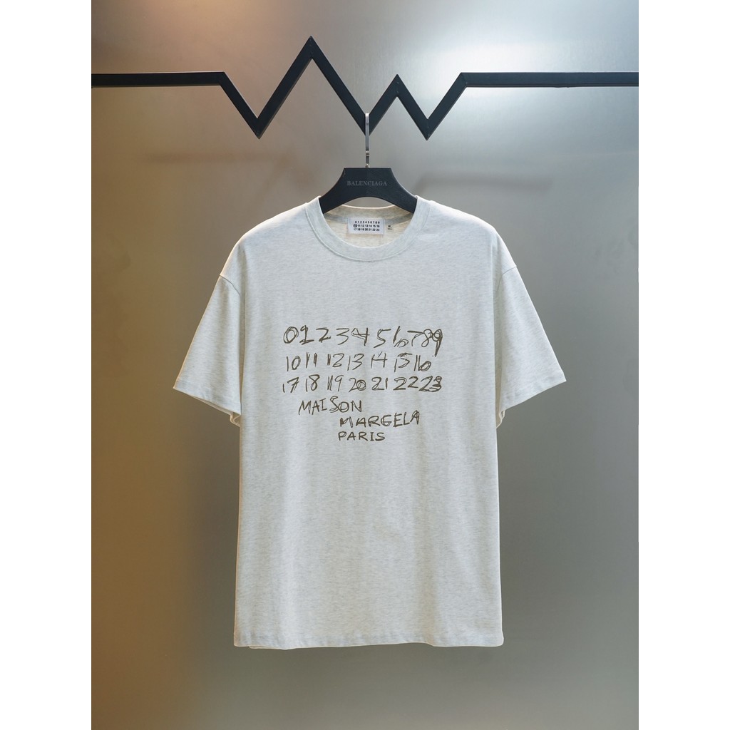 Maison Margiela/MM6/Maison Margiela/2026 ต้นฤดูใบไม้ผลิสไตล์ใหม่เสื้อยืดแขนสั้นผู้ชายผู้หญิงคู่สบาย 
