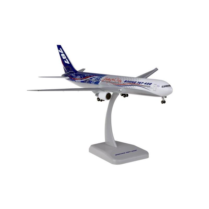 Hogan 1/200 Boeing B767-400 Universal Tour HG2315 Handmade Model Aircraft N76400