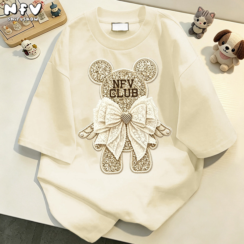【จัดส่งตลอด 24 ชั่วโมง】NFV แฟชั่นเกาหลี เสื้อยืดแขนสั้นคอกลม ลายพิมพ์หมีน่ารัก ทรงหลวม ผ้าฝ้าย YG6525
