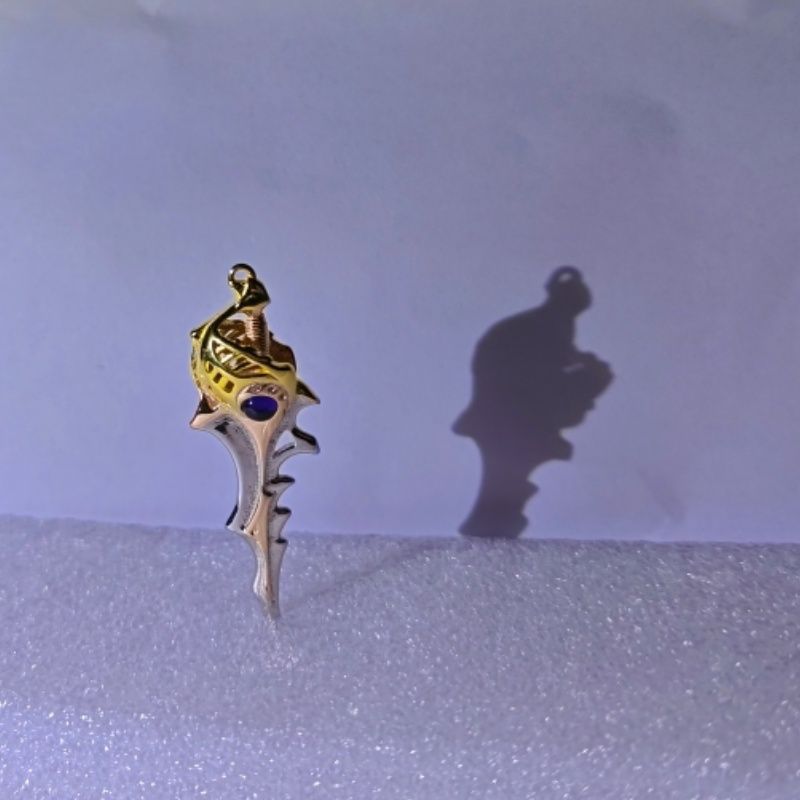 Dota 2 สินค้า - สร้อยคอดาบศักดิ์สิทธิ์ Dota 2 Mystery Box Pendant Dota Game Accessory จี้สร้อยคอ