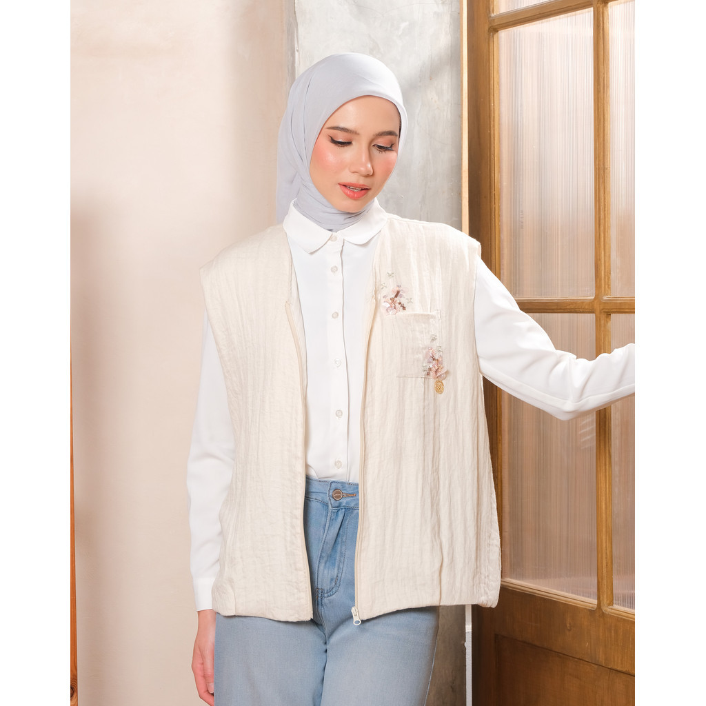 Young I Basic I Vest I Outer I Nara