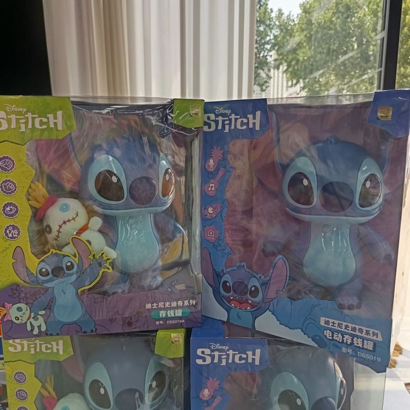 Disney Disney Disney Piggy Bank Stitch Voice Movable Desktop ตกแต่งรูปไฟฟ้าบันทึก Piggy Bank Play k