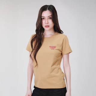 WRANGLER เสื้อยืดแขนสั้นผู้หญิง คอลเลคชั่น Wrangler Legends รุ่น WR S126WTSSN11 สีเบจ