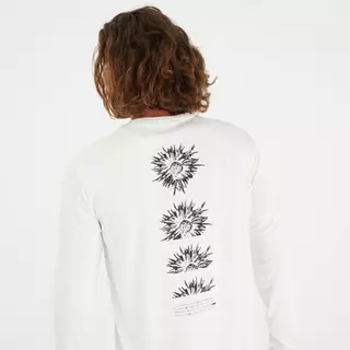 Decathlon Men’S UV Protection Long-Sleeved Surf T-Shirt Upf50+ เสื้อยืดใส่โต้คลื่นแขนยาว กันยูวี สำหรับผู้ชาย - White