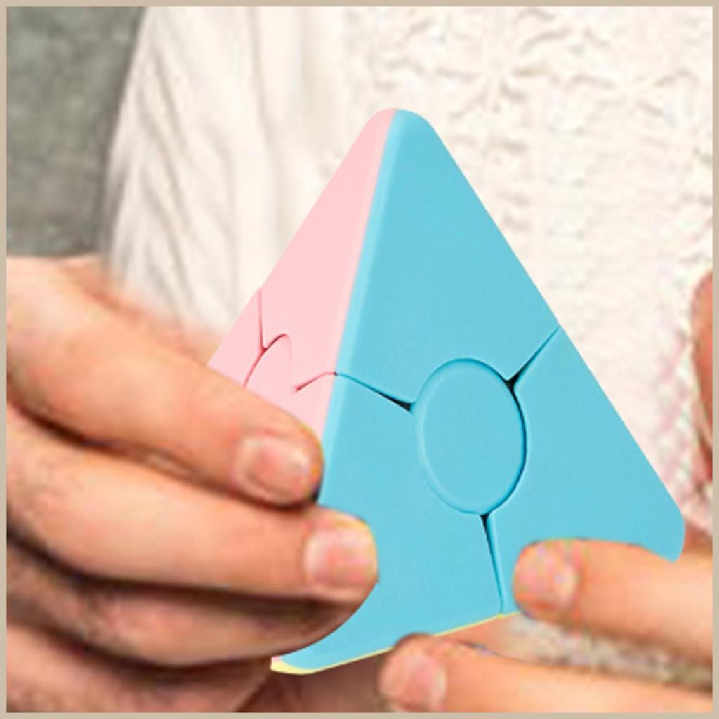 Pyramid Cube การศึกษาความเร็วระดับสาม Cube Getting เริ่มต้นปริศนา Cube สีลูกกวาดสําหรับเด็กชายหญิง f