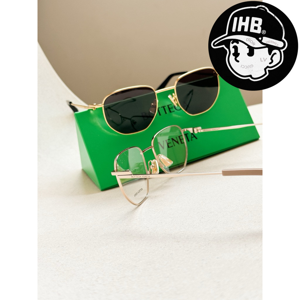 Bottega Veneta Split มีทั้งแบบกันแดดและกรอบแว่นสายตา BV1301S BV1301O