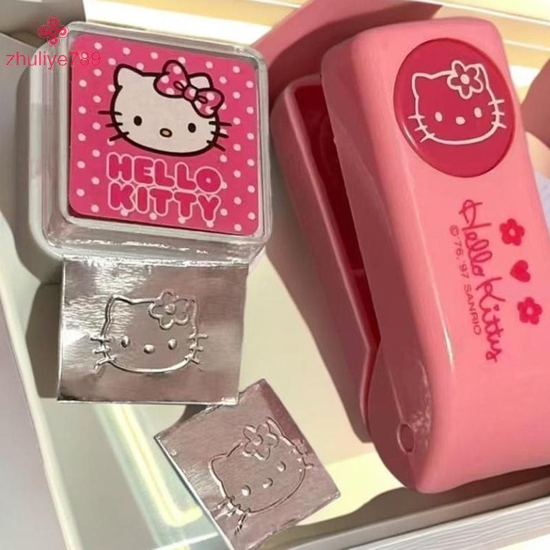 <zhuliye789> Kawaii Hello Kitty นูนแสตมป์ Sanrio KT แมวมินิลายนูนเครื่องสําหรับการ์ดทํา Scrapbooking