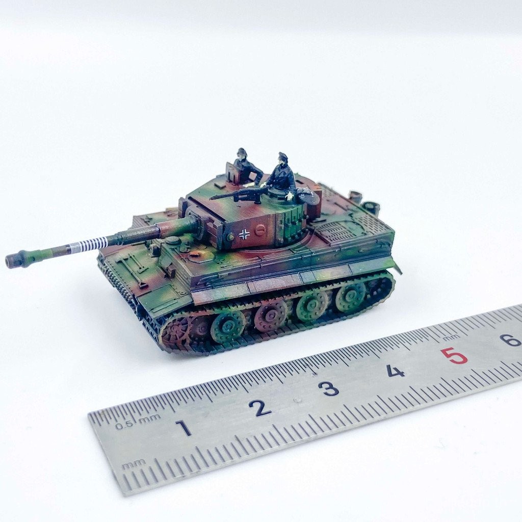 Tank World Handheld War German Tiger Tank Model Camouflage Ready Stock Box Egg 1/144 Scale รูปแบบใหม