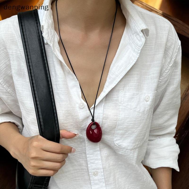 [DWP] 4สีมินิมอลไวน์แดงซีเคอะคริลิยาวจี้สร้อยคอสําหรับผู้หญิงวินเทจหนังเชือกโซ่เสื้อกันหนาวโซ่ใหม่中