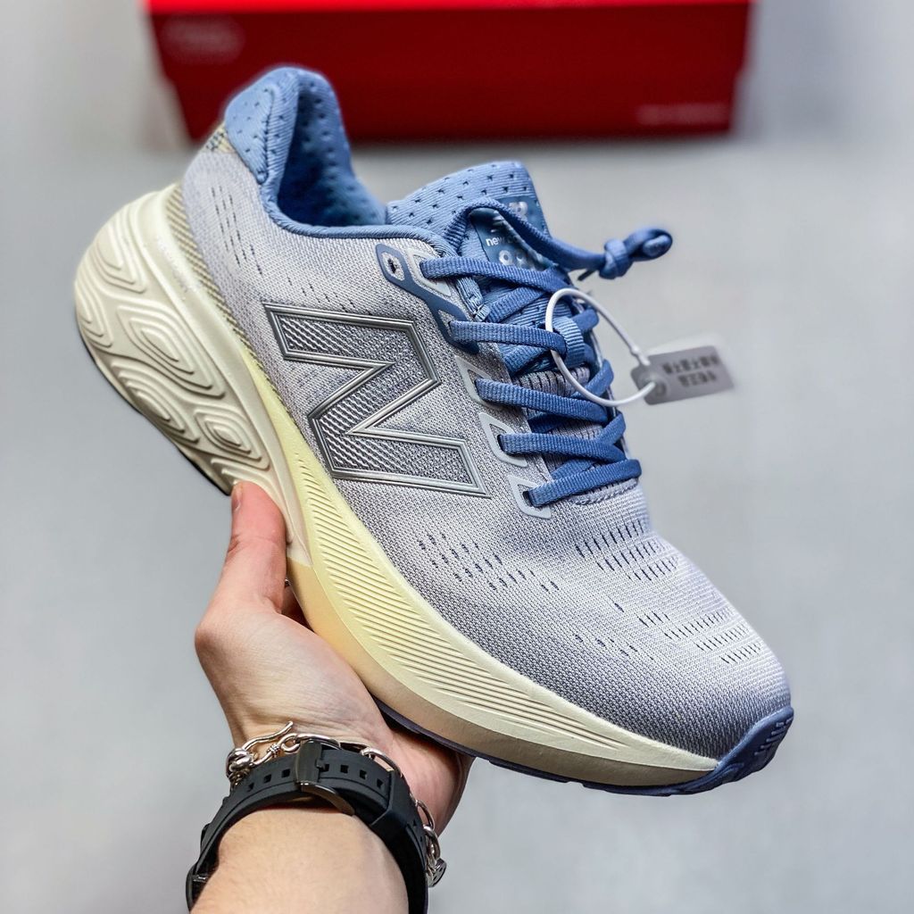 880v15 Shock-Absorbing Anti-SLIP Anti-SLIP Breathable รองเท้าวิ่งน้ําหนักเบา