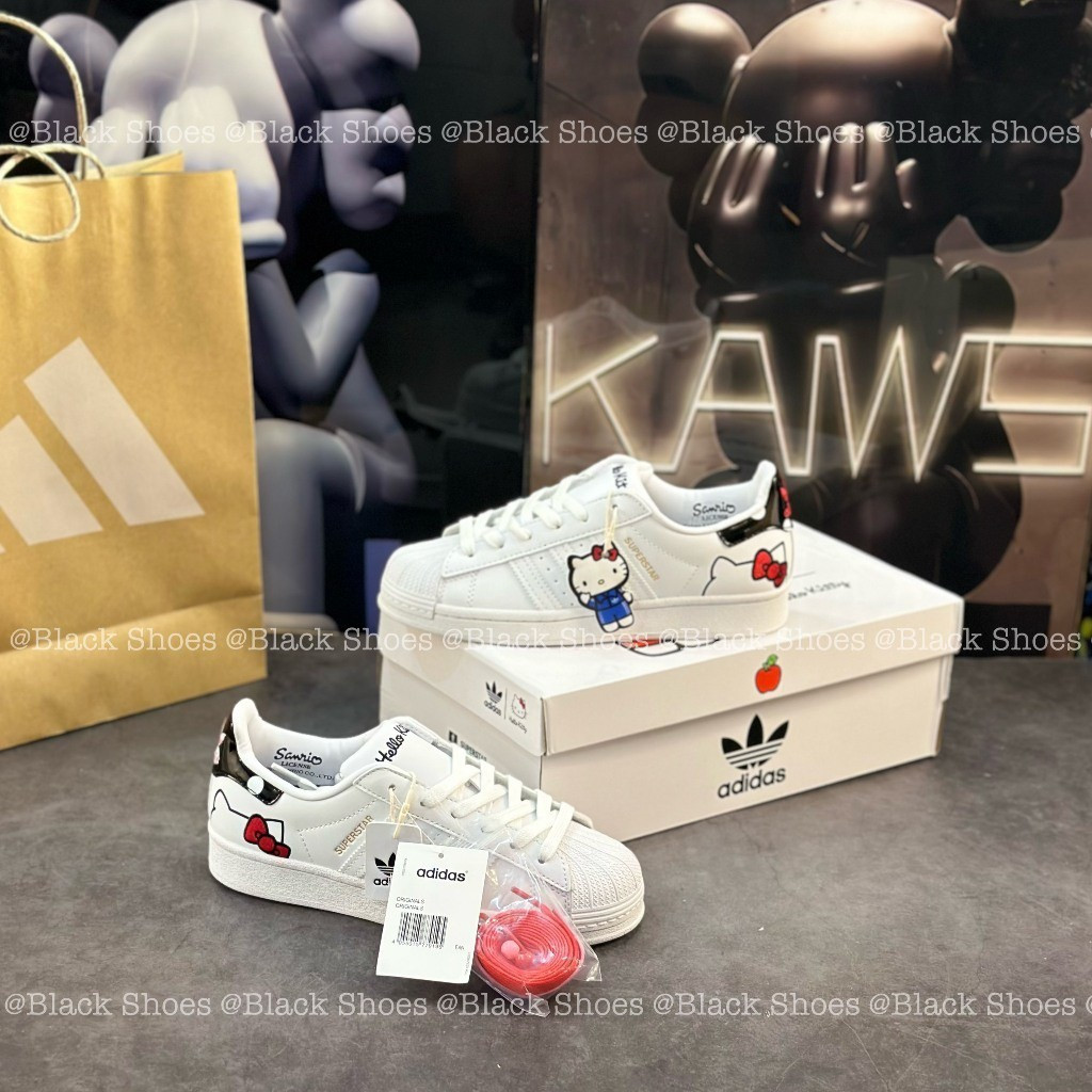 HELLO KITTY รองเท้า Adidas Superstar x Hello Kitty White Multi GW 716889 รองเท้าผ้าใบ Hello Kitty ปั