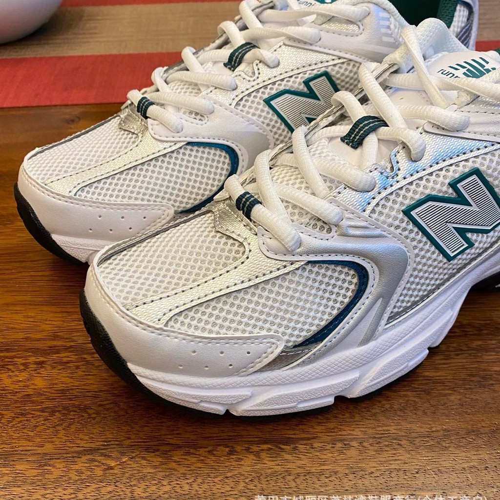A1CG NB530 ตาข่าย Breathable Retro Daddy Campus กีฬาสวมใส่สบายยอดนิยมผู้ชายผู้หญิงรองเท้าเพิ่มความสู