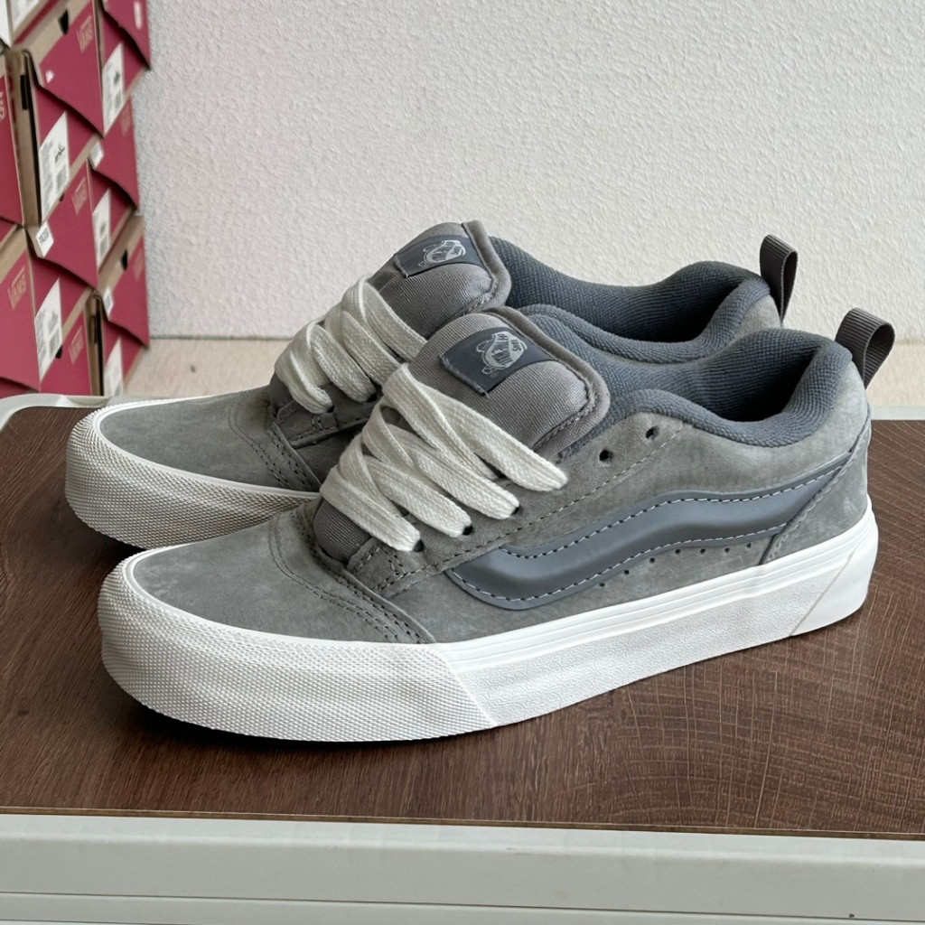 Knu Skool All-Match Counterneck Non-Slip Shock-Absorbing Low-Top R คอเต่า combedhred