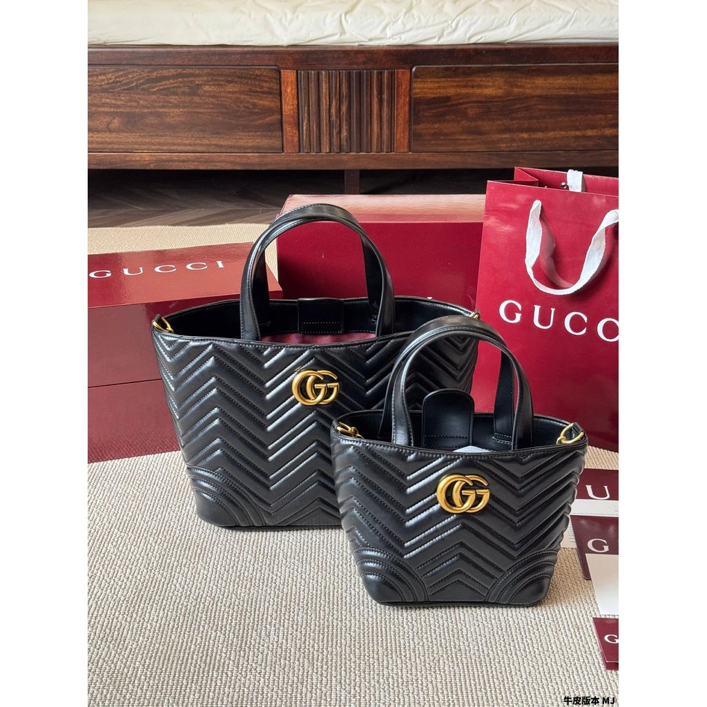 กระเป๋า Tote Gucci ลาย Betty ทำจากหนังวัว สไตล์คลาสสิก GG