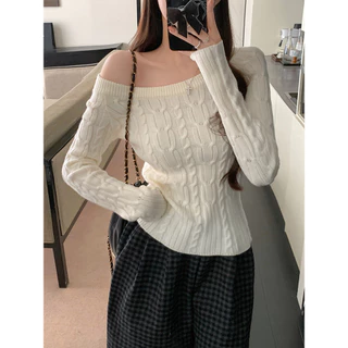 Moses Queen เสื้อถักไหล่เฉียงสไตล์เกาหลีลายเกลียววินเทจ โชว์ไหล่ ผอมเพรียว ใส่เป็นเสื้อชั้นในได้ง่าย