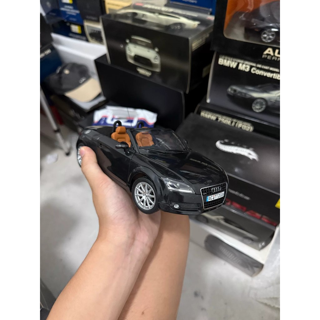 [คลังสินค้าพร้อมเดี่ยว] 1: 18 Mini Cut Audi TT Roadster 2006 Convertible Car Model Blue Paint ผื่นบา
