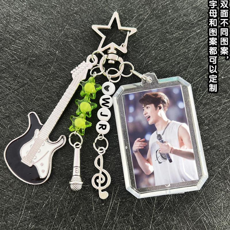 王嘉尔周边钥匙扣挂件个性音乐钥匙链创意小提琴包包挂饰应援礼品/21 พวงกุญแจสินค้าของ Jackson Wang, พวงกุญแจเพลงแบบปรับแต่งได้, ของตกแ
