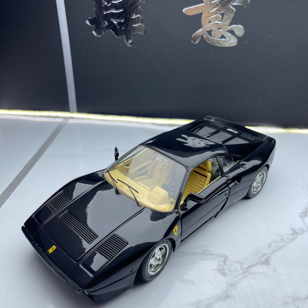 Bburago Bburago 1: 18 Ferrari 288GTO สีดําใน synw