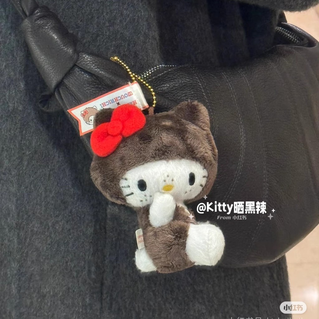 ตุ๊กตาฮัลโลว์คิตตี้ มินิตุ๊กตาพร้อมฝ้ากระ สำหรับคล้องกระเป๋านักเรียน - รูปที่ 2