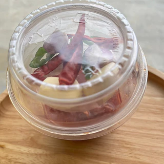 [เซ็ตถ้วยเนื้อPET] ทรงแคปซูล + ฝาดับเบิ้ลล็อค + ถ้วยน้ำจิ้มจุใจ 50ชุด (ปาก98)