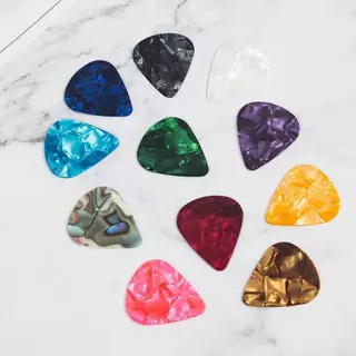 FOFREE 10 ชิ้น Plectrums 1 Pi ผู้ถือไฟฟ้าCelluloid กีตาร์อะคูสติก Pis สีสัน DDC