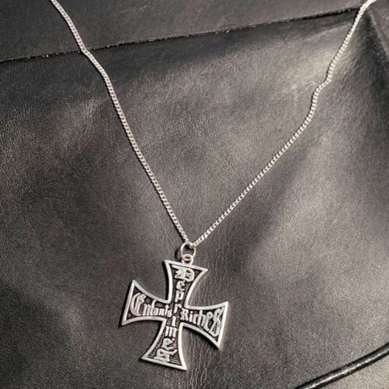 ไม่เคยหลับ!ERD สไตล์ Retro สองด้าน Cross Distressed Letter จี้อินเทรนด์สร้อยคอผู้ชายผู้หญิงสร้อยคอ
