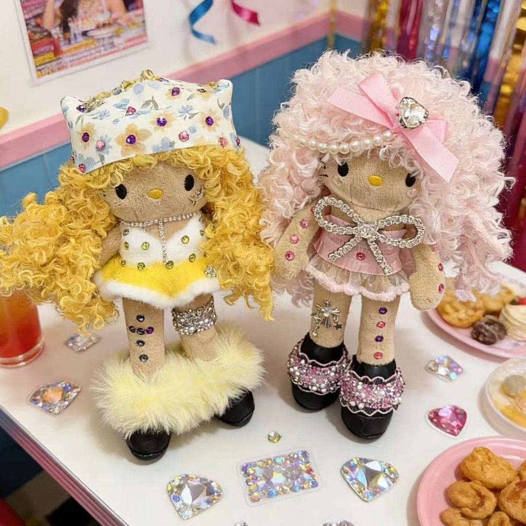 Sparkling Seaside Vacation หนังสีดําแขนยาว kitty จี้ Plush Explosive Head kt ตุ๊กตากระเป๋าพวงกุญแจจี