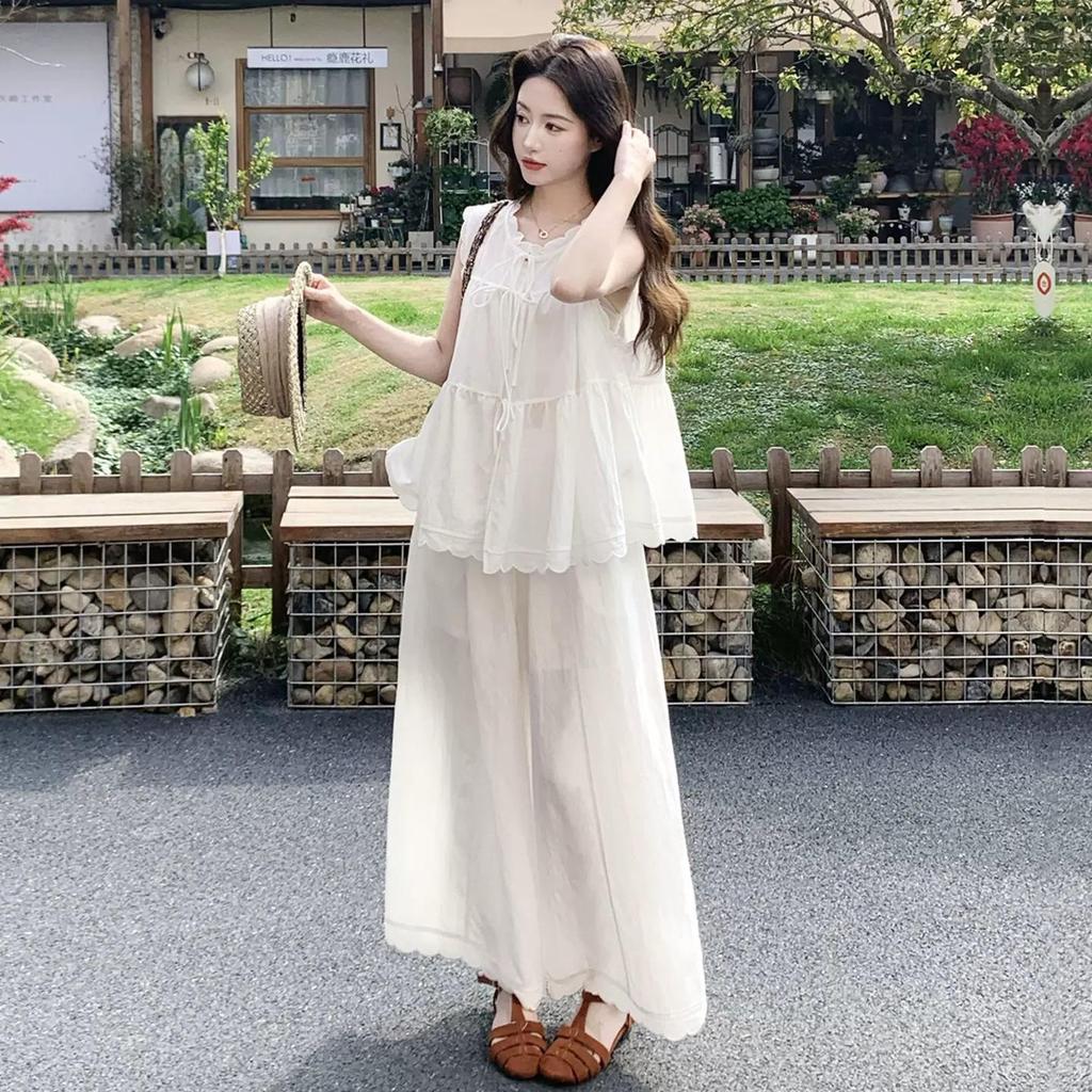 LUNE ชุดเช็ต2ชิ้นสีขาวสไตล์เกาหลี เสื้อเชิ้ตขอบลูกไม้โบว์หน้า+กางเกงขากว้างขอบหยักๆมีซับในแนวหลวมๆสบายๆ 99552