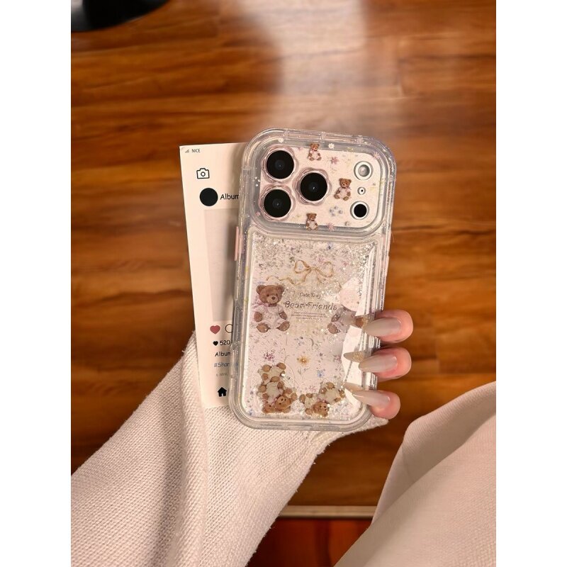 QUMI QUMI พื้นหลังสีขาว Glitter Bow Bear เหมาะสําหรับ Apple 17promax เคสโทรศัพท์ iphone17pro กรณี Ap