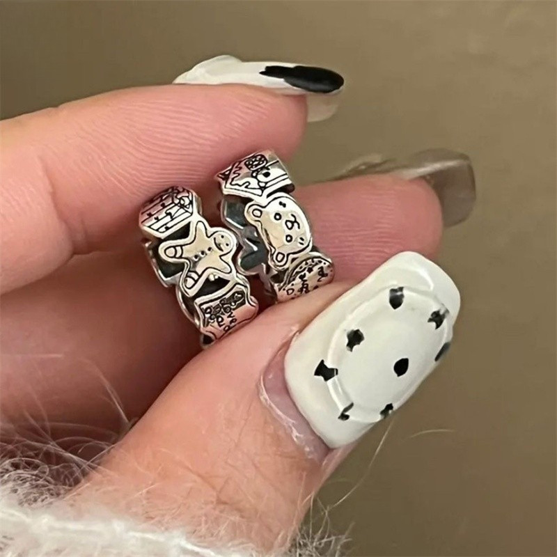 แหวนต่างหูธีมคริสต์มาส BELLA-Bee ดีไซน์โดดเด่น เครื่องประดับแฟชั่นสำหรับเทศกาล