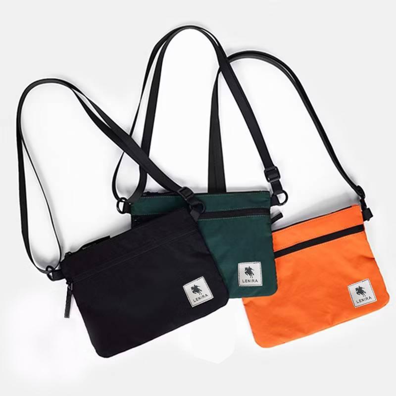 Lenira (B1336) กระเป๋าสะพายข้างป้ายทอ LENIRA ด้านหน้า สามารถCrossbodyได้