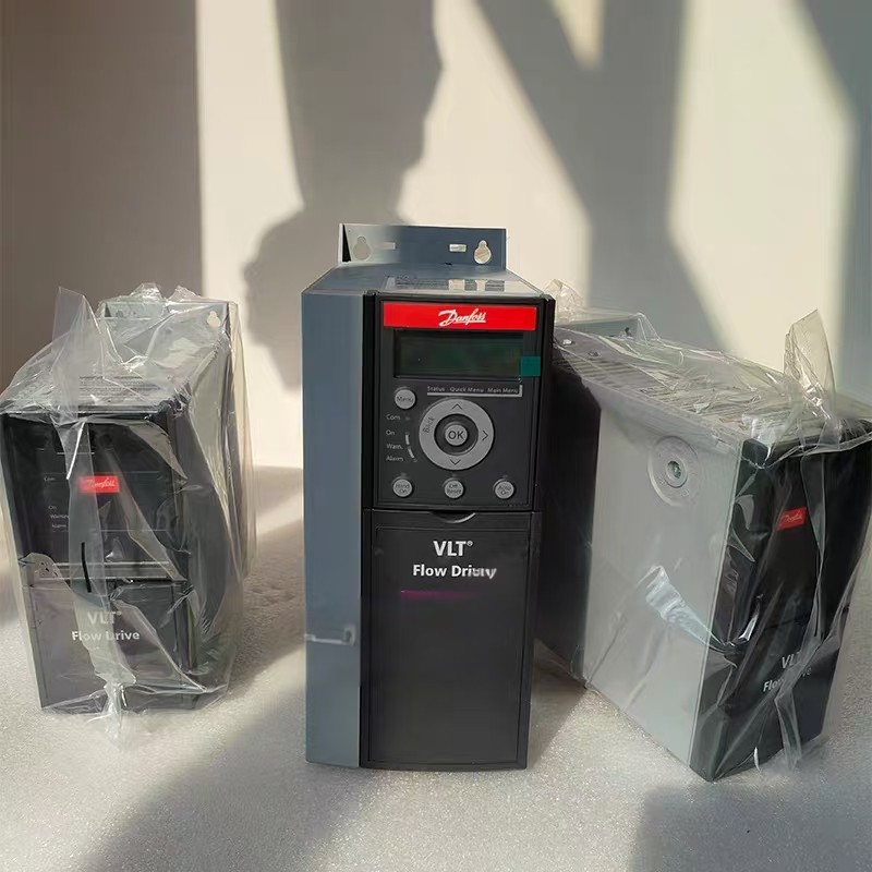 ไดรฟ์ความเร็วปรับได้แดนฟอสส์ วีแอลที (Danfoss VLT) รุ่น FC-111 P15K T4 P20H4 (แบบ 1 ต่อ 2, 11KW/75KW