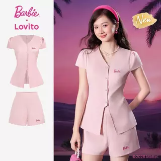(New Arrival) Barbie™ X Lovito เสื้อท็อปสีชมพูผู้หญิง ฤดูใบไม้ผลิ/ร้อน แขนสั้น คอวี เอวกลาง ขากว้าง ปักลาย กระดุมหน้าและร่องหน้า เกาหลี อินเทรนด์ LBL5AD051
