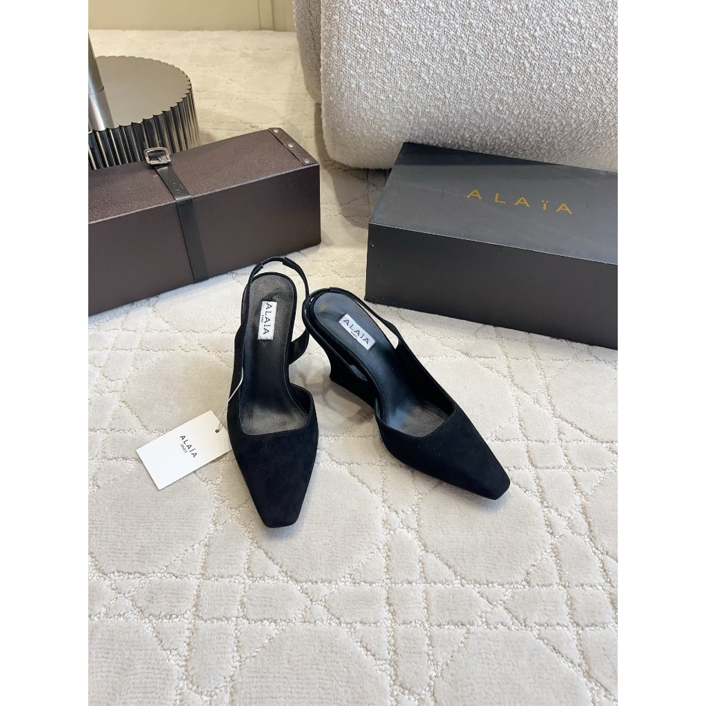 Alaia Ladies 2026 รองเท้าแตะส้นสูงหัวแหลมสไตล์ใหม่สําหรับฤดูร้อน
