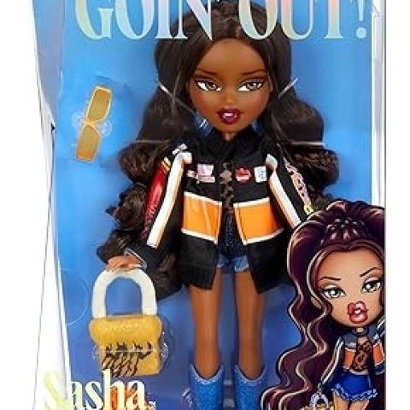 Bratz Alwayz Batz Doll ตุ๊กตาและอุปกรณ์เสริมแฟชั่น
