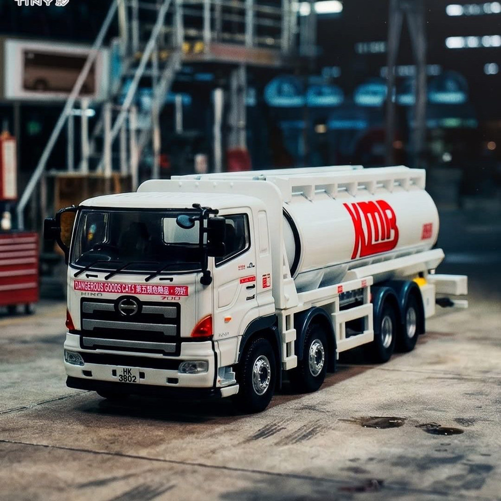 [คลังสินค้าพร้อม] Tiny Micro Shadow 1: 76 Hino 700 KMB KMB Transporter Alloy Car Model