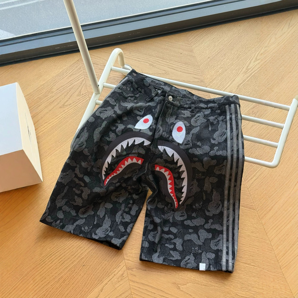 X6YM BAPE Co-Branded Shark Mouth Men Women Summer New Style Sports Casual Denim Shorts Cropped Pants