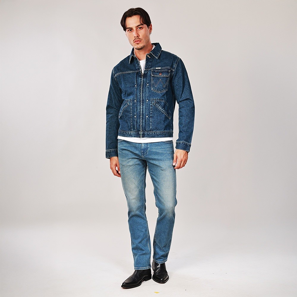 WRANGLER เสื้อแจ็กเก็ตผู้ชาย คอลเลคชั่น Biker Look ทรง Regular รุ่น WR F425MJKTN03 สียีนส์กลาง — صورة 6