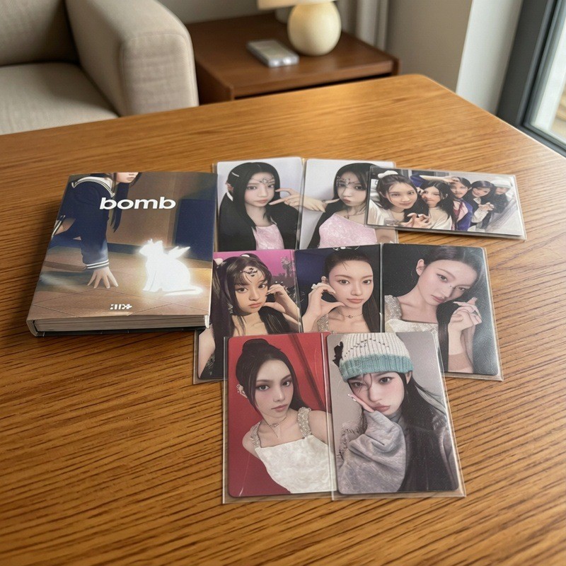 [ILLIT] Mini 3 อัลบั้ม BOMB Photocard Set 7 ชิ้น SEALED Official Merch .