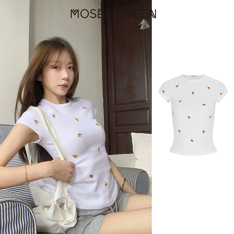 MOSESQUEEN ความเมตตาควีน เสื้อยืดแขนสั้นคอกลมสําหรับผู้หญิงในฤดูร้อนพิมพ์ลายสีขาวเสื้อตัวสั้นน่ารักเข้ารูป #63879
